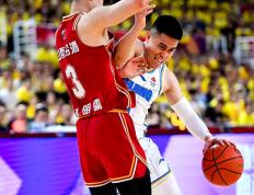 南宫体育-山东男篮发布备战花絮，今晨手感冰凉，德国杯任务艰巨，年轻球员得到机会的简单介绍