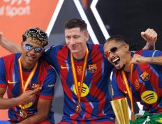 南宫体育-莱万多夫斯基迎来十五赛季高光表现，加拿大队球迷沸腾！的简单介绍