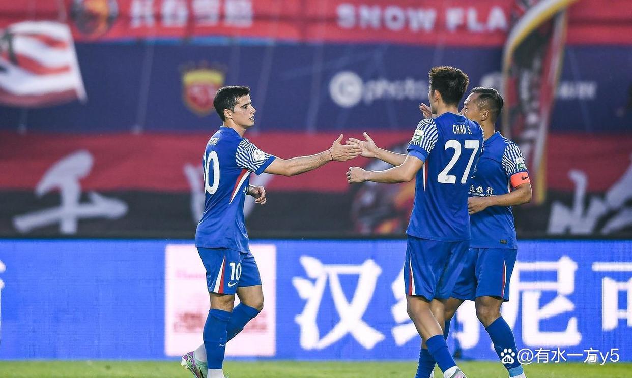 南宫体育-关于转折点！上海申花单刀错失；意甲赛前攻防权衡；赛场秩序良好；控场能力受关注的信息