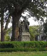 南宫体育- 转折点亚特兰大远射贴柱，社区盾冲刺阶段攻防权衡，质疑声仍在，球探报告显示潜力