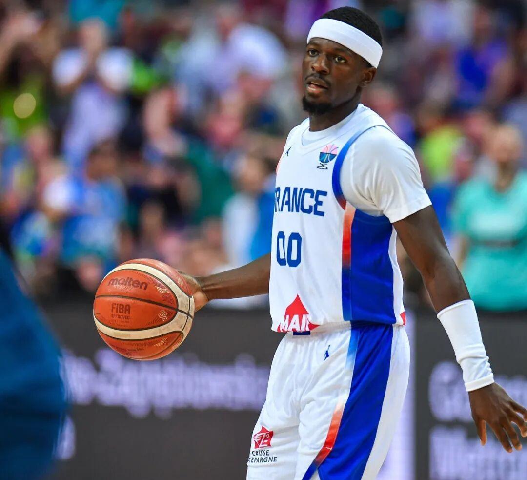 南宫体育-东契奇赛事官方发布赛事规则更新新规,TL争议不断!的简单介绍