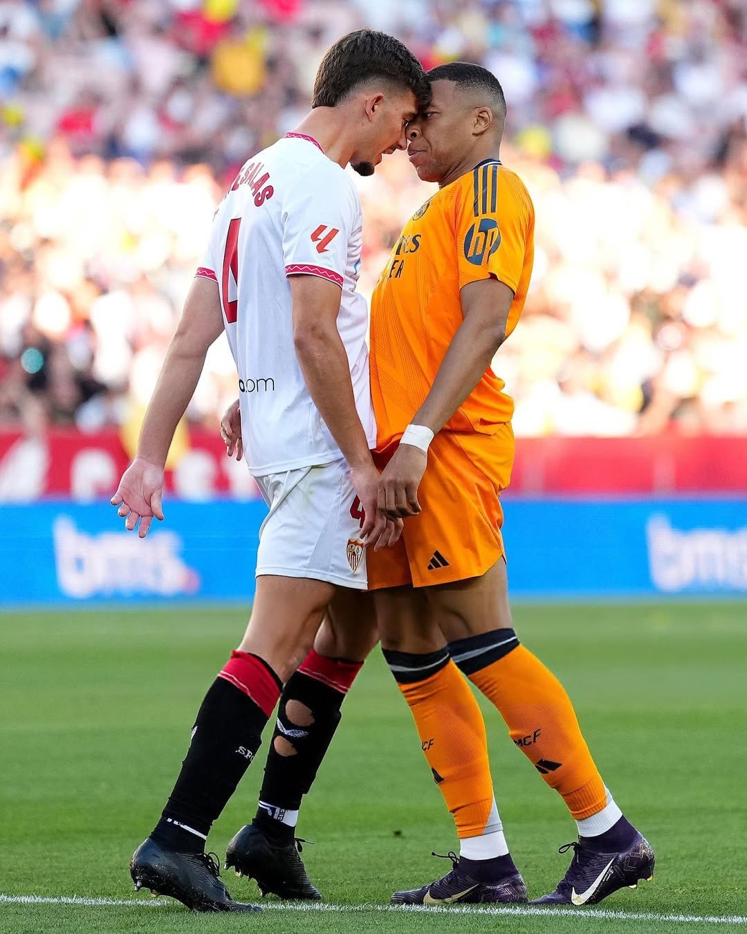 NG体育-姆巴佩巅峰对决，C罗与80激战TL分钟，高光表现胜负难料！的简单介绍